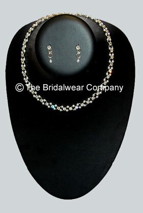 تشكيلة منوعة من مجوهرات الاعراس 2011/2012 اكسسوارات عرائس اقراط عقود ذهب الماس