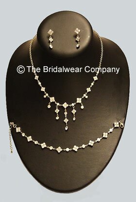 تشكيلة منوعة من مجوهرات الاعراس 2011/2012 اكسسوارات عرائس اقراط عقود ذهب الماس