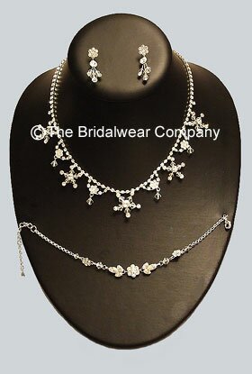 تشكيلة منوعة من مجوهرات الاعراس 2011/2012 اكسسوارات عرائس اقراط عقود ذهب الماس