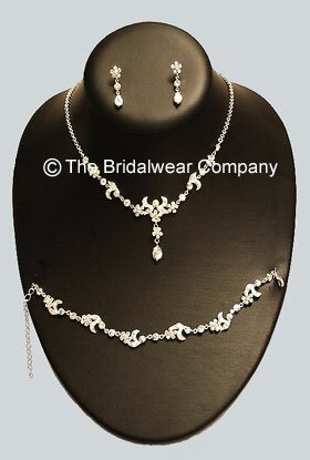 تشكيلة منوعة من مجوهرات الاعراس 2011/2012 اكسسوارات عرائس اقراط عقود ذهب الماس