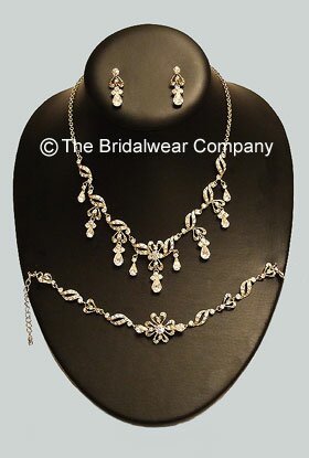 تشكيلة منوعة من مجوهرات الاعراس 2011/2012 اكسسوارات عرائس اقراط عقود ذهب الماس